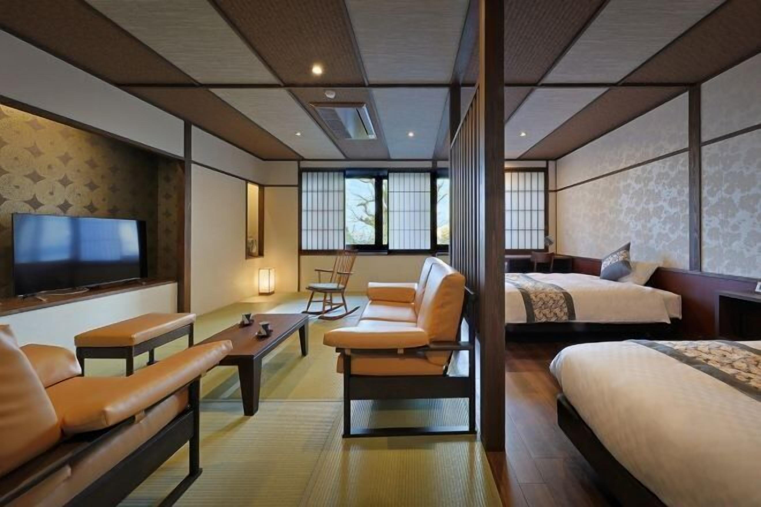 Down comforters, in-room safe, blackout drapes, free WiFi