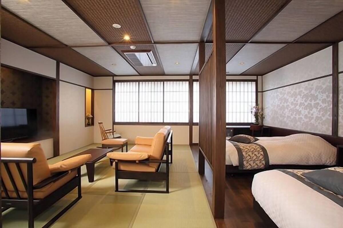 1 bedroom, down duvets, in-room safe, blackout curtains