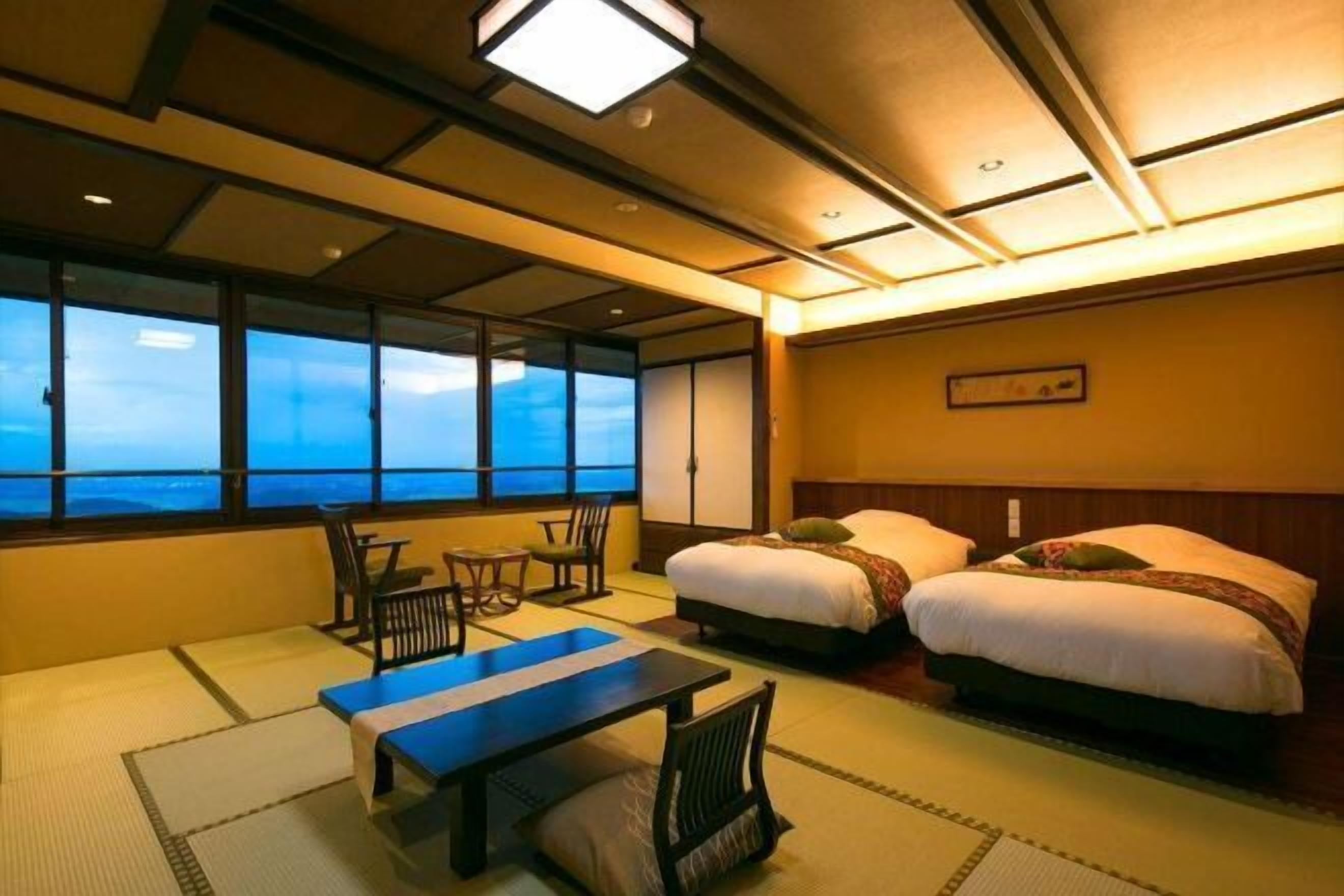 Down comforters, in-room safe, blackout drapes, free WiFi