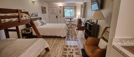 1 dormitorio, tabla de planchar con plancha, wifi gratis y ropa de cama