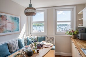 Dining - Slipways -  an apartment that sleeps 4 guests  in 2 bedrooms (Salcombe)