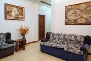 Unclassified image, 4 of 12, button - C Star Travellers Inn (Oslob)