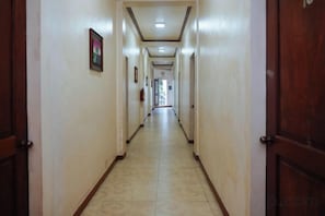 Interior - C Star Travellers Inn (Oslob)