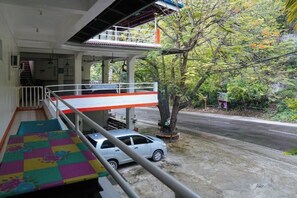 Unclassified image, 3 of 12, button - C Star Travellers Inn (Oslob)