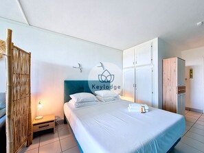 Iron/ironing board, free WiFi, bed sheets