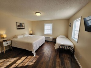 2 bedrooms, WiFi, bed sheets