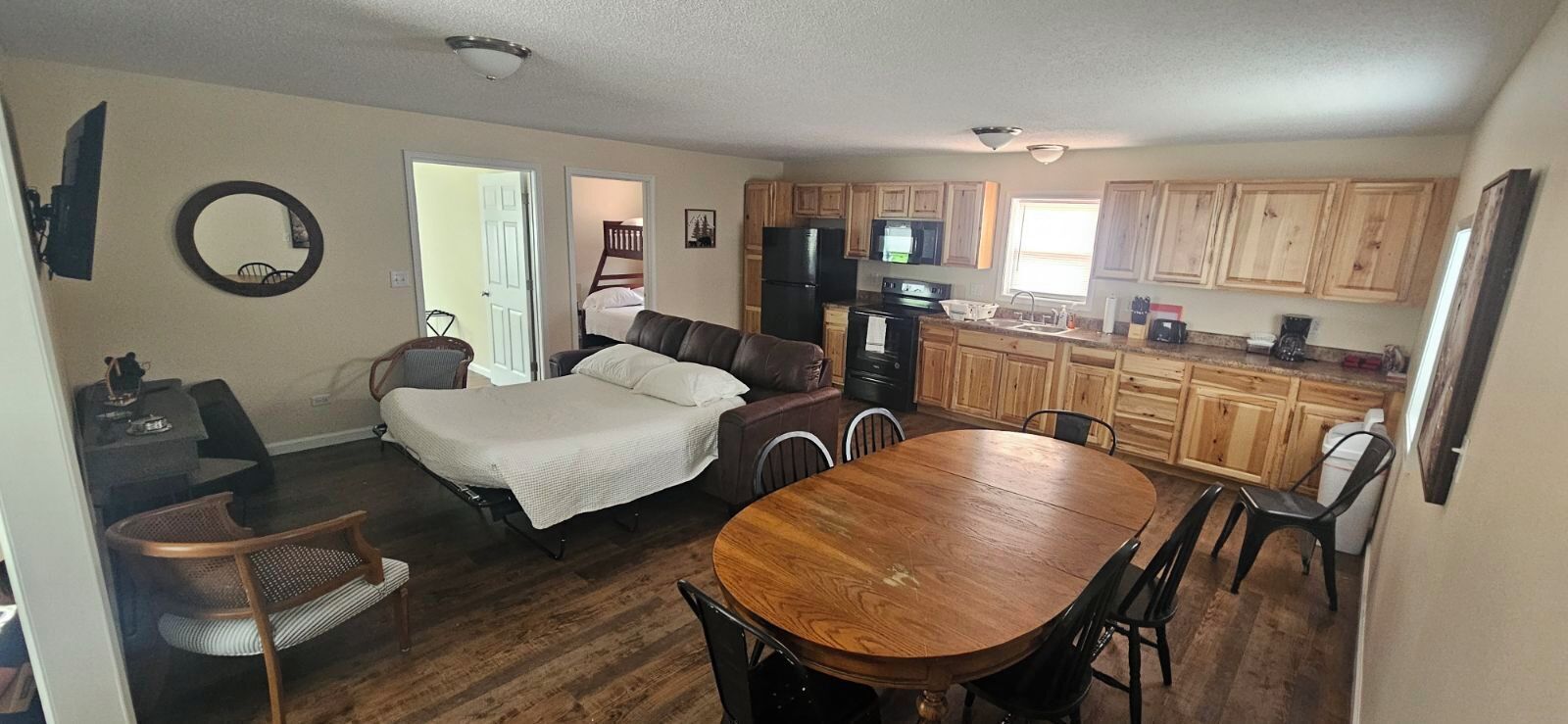 2 bedrooms, WiFi, bed sheets