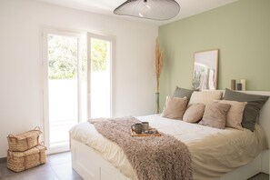 3 chambres, fer et planche à repasser, Wi-Fi, draps fournis