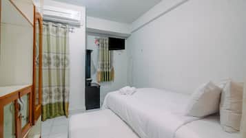Deluxe Studio | Desk, free WiFi