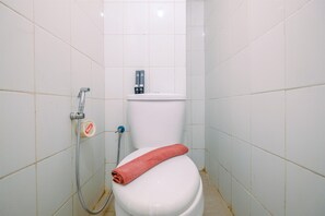 Deluxe Studio | Bathroom - Homey And Tidy Studio Dramaga Apartment Near Ipb (Dramaga)