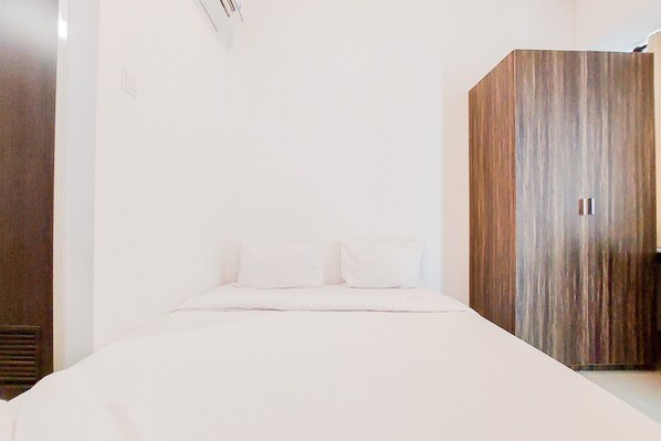 Deluxe Studio - Restful And Warm Studio Serpong Garden Apartment (Cisauk)