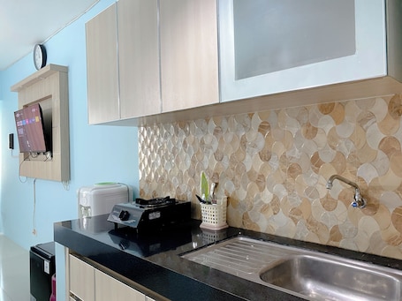 Frigobar, placa de cocina