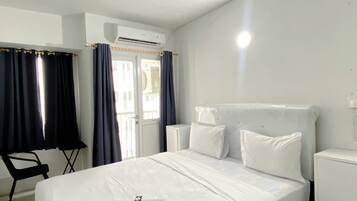 Deluxe Studio | 1 bedroom, desk