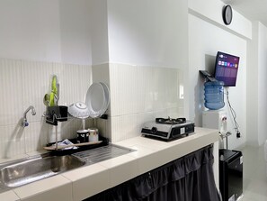 Studio Deluxe | Bếp riêng | Tủ lạnh nhỏ, bếp nấu 