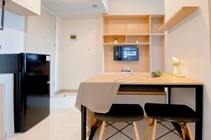 Living area - Good And Cozy Stay 2Br Tokyo Riverside Pik 2 Apartment (Teluknaga)