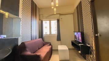 Deluxe Apartment | Living area