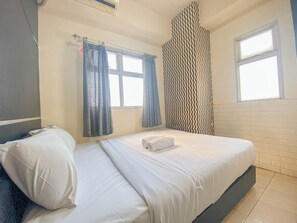 2 bedrooms, desk, free WiFi - Nice 2Br At Apartment Suites @Metro (Bandung)