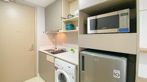 Deluxe-studiolejlighed | Privat køkken | Køleskab, mikrobølgeovn, kogeplade