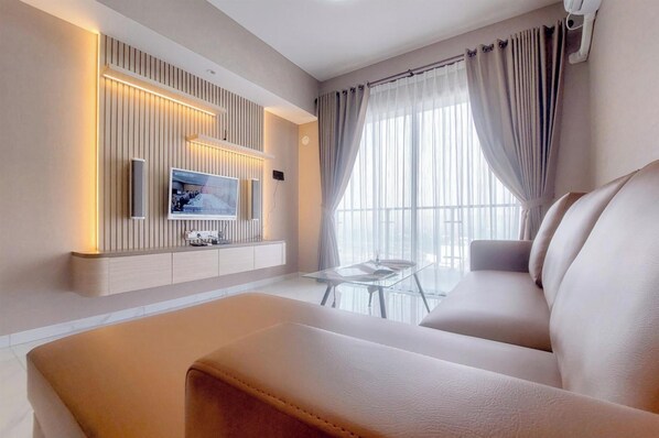 Deluxe Apartment | Living area - Good Place And Spacious 3Br Sky House Bsd Apartment (Pagedangan)