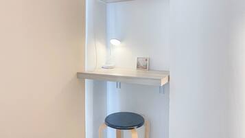 Deluxe Studio | Living area