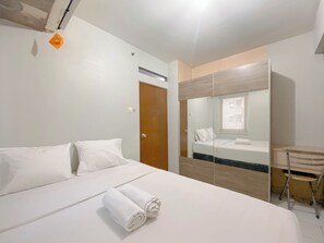 Deluxe Apartment | 2 bedrooms, desk, free WiFi - The Nifty Nook 2Br At Gateway Ahmad Yani Cicadas Apartment (Bandung)