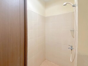 Deluxe Apartment | Bathroom | Shower, towels - Homey 2Br Apartment Gateway Ahmad Yani Cicadas (Bandung)