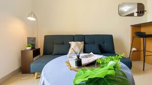 Leilighet – deluxe | Oppholdsområde | Kontorer