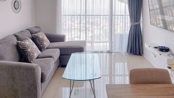 Deluxe Apartment | Living area