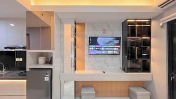 Deluxe Studio | Living area