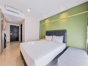Deluxe Studio - Homey And Minimalist Studio At Patraland Amarta Apartment (Ngaglik)