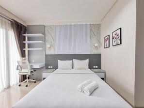 Deluxe Studio | Desk, free WiFi - Good And Cozy Studio At Patraland Amarta Apartment (Ngaglik)