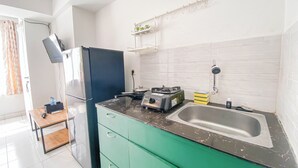 豪華公寓 | 私人廚房 | 大型冰箱、爐台、餐桌