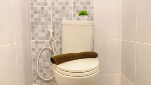 Deluxe Studio | Bathroom | Shower, towels - Simply And Well Designed Studio At Tokyo Riverside Pik 2 Apartment (Teluknaga)