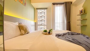 Deluxe Studio - Simply And Well Designed Studio At Tokyo Riverside Pik 2 Apartment (Teluknaga)