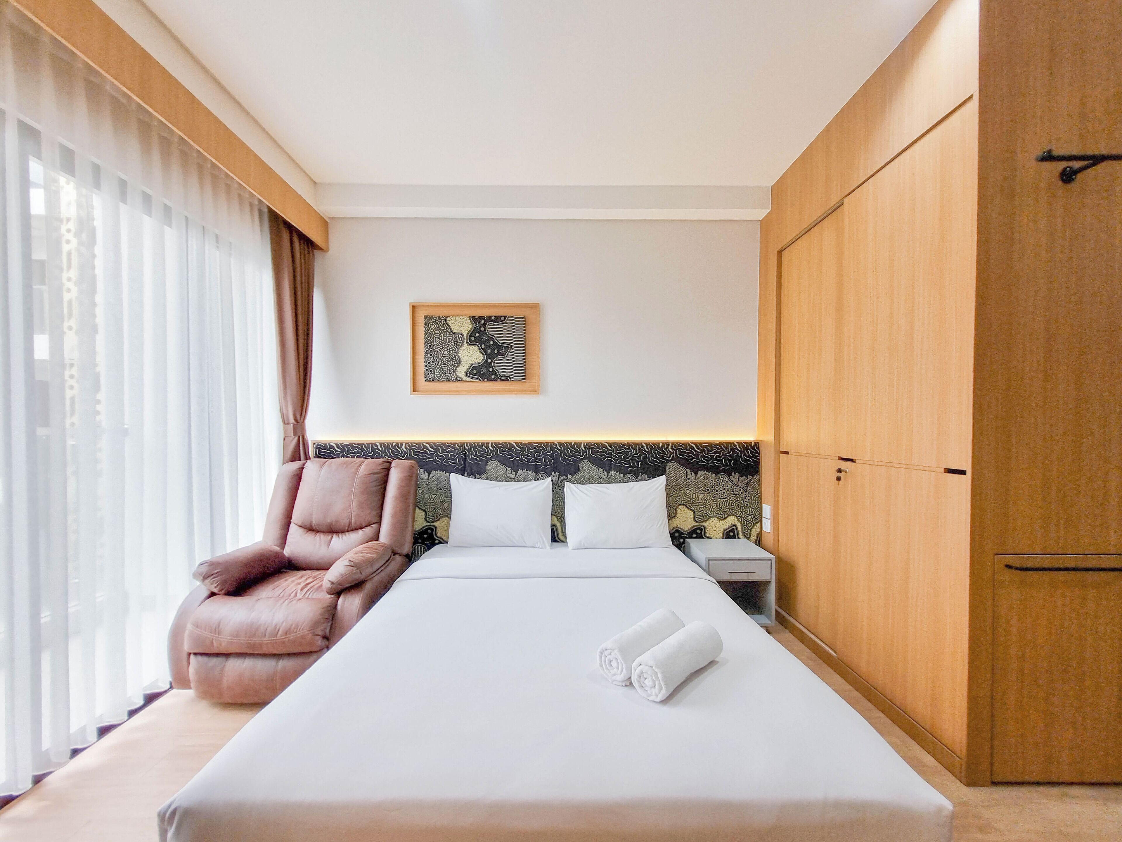 Deluxe Studio | Desk, free WiFi