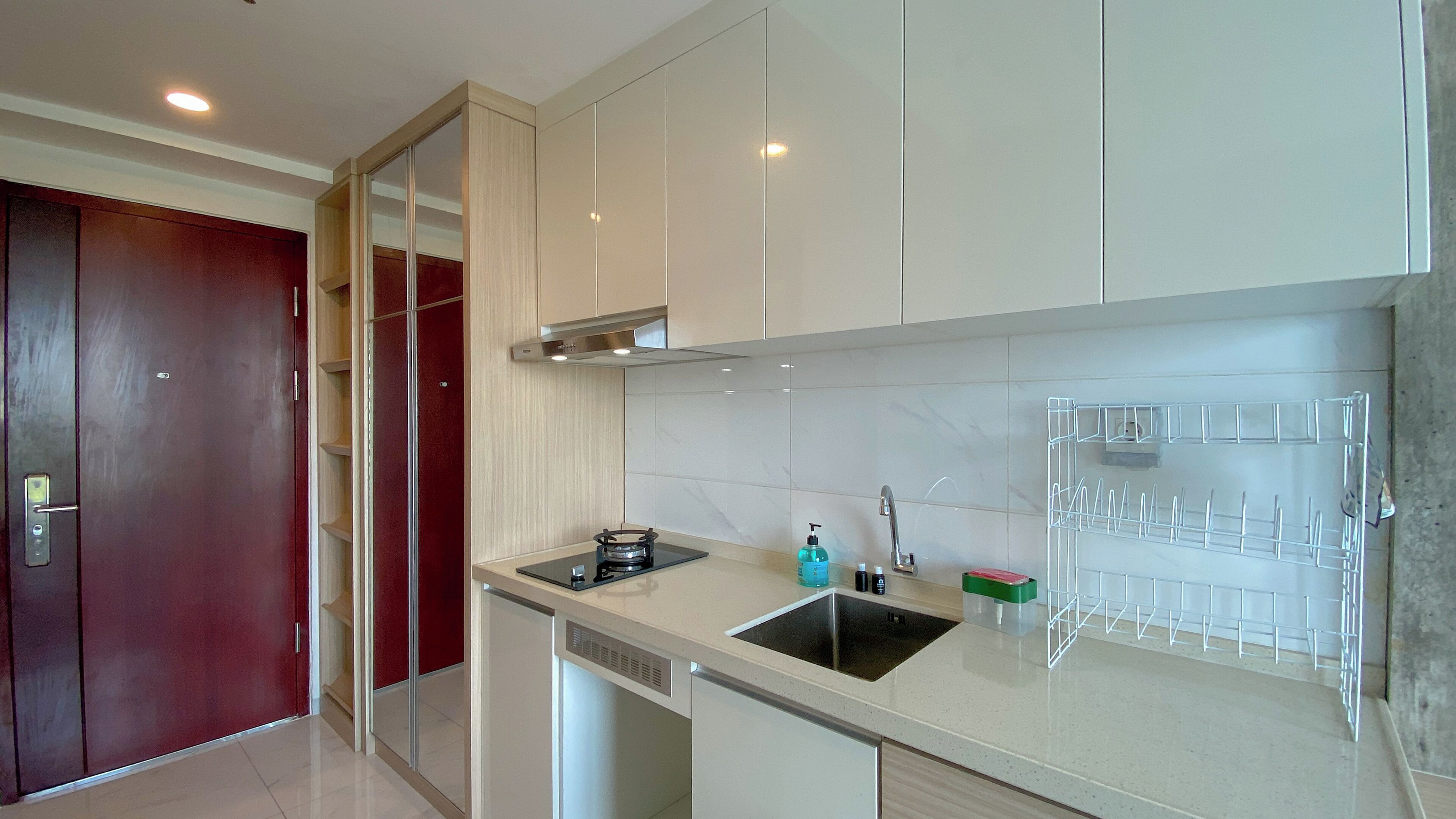 Estudio Deluxe | Cocina privada | Frigobar y parrilla de estufa 