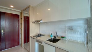 Deluxe-Studio | Eigene Küche | Mini-Kühlschrank, Herdplatte