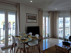 Dining - Apartamento Acogedor, en el Centro (Sevilla)