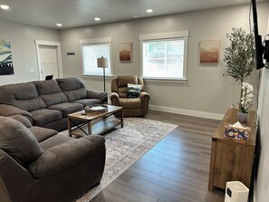 Televisor intel·ligent, videojocs i llibres 