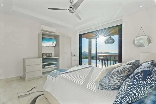 4 bedrooms, iron/ironing board, travel cot, WiFi - Sunset Infinity Pool & Private Ocean Views (Santa Cruz)