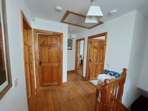 Interior - Cozy 3 bedroom in Bruff, 20 minutes from Limerick city . (Bruff)