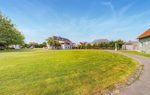 Property grounds - 6 bedroom awesome home in Groffliers (Groffliers)