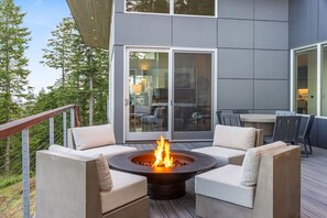 Outdoor dining - San Juan Islands | Ocean Views, Fire Pit & BBQ Area (Olga)