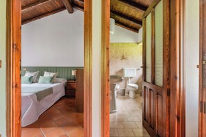 1 bedroom, bed sheets