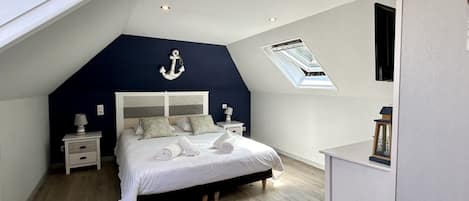 1 bedroom, bed sheets