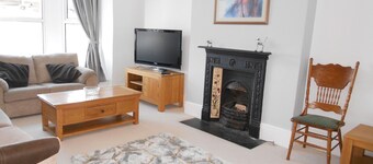 Beautiful sea and countryside views just a few minutes walk from the harbour 