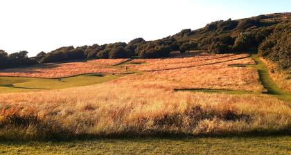Beautiful sea and countryside views just a few minutes walk from the harbour