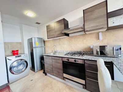 Suite Ejecutiva, 2 Personas, 1 Baño, Wiffi, 1 Parqueadero, Piscina, Gym,