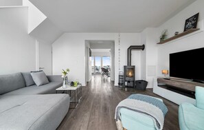 Smart-tv och eldstad