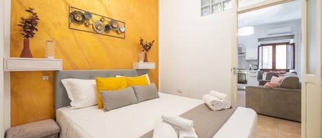 1 habitación, tabla de planchar con plancha, wifi y ropa de cama